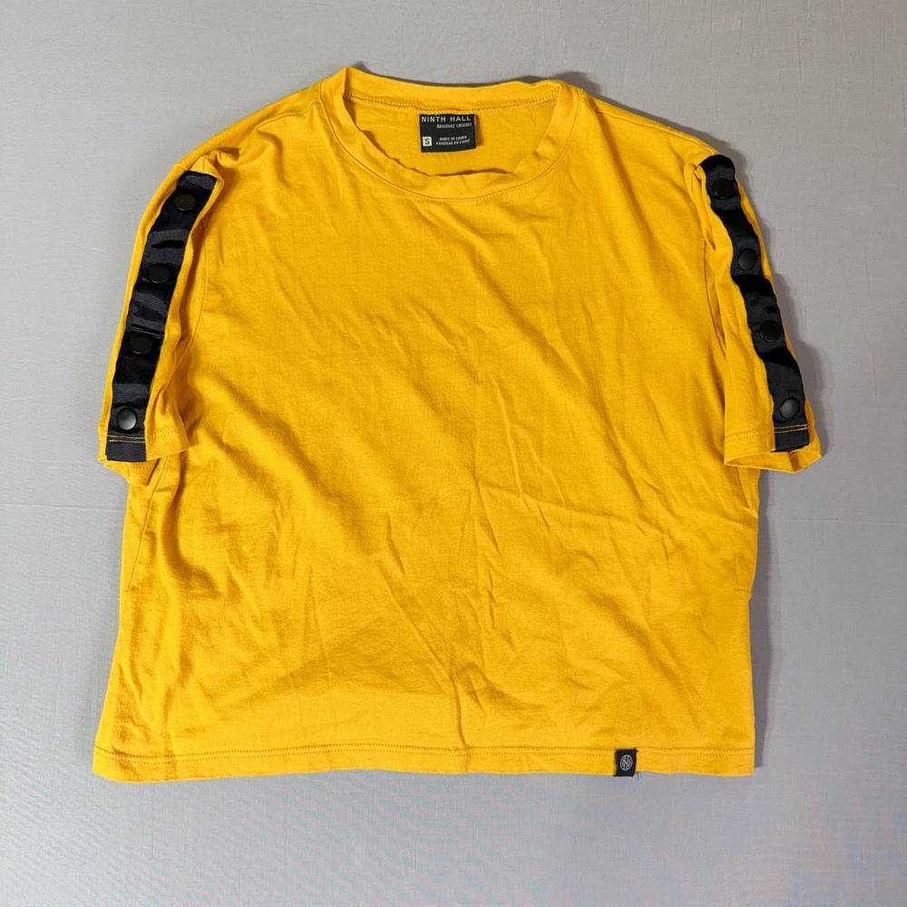 Ninth Hall womens Small Mustard Yellow Snap Button Sleeve T-Shirt Streetwear Tee